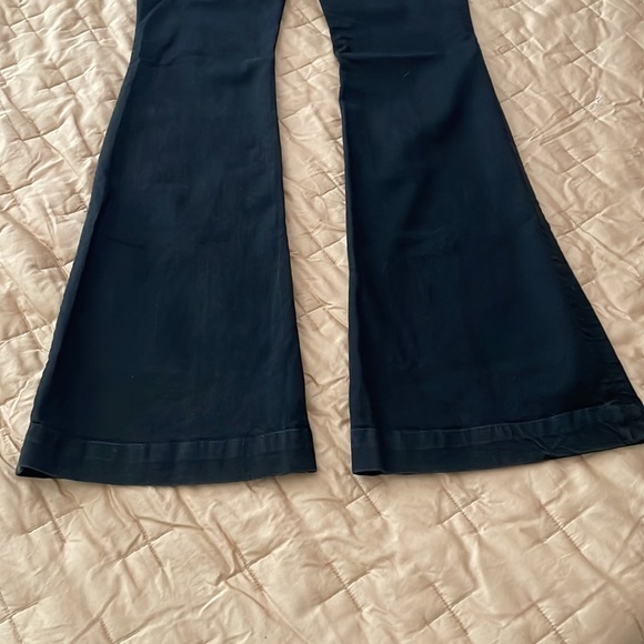 Hudson Flare Jeans. - Picture 6 of 6